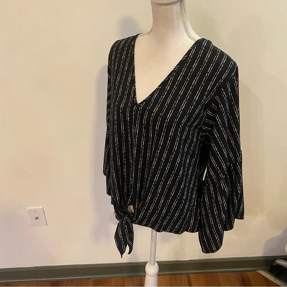 Anthropologie Lavender Field Striped Bell Sleeve Blouse With Front Tie Size L - Picture 7 of 9